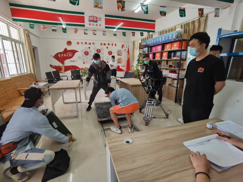 伊犁广告片拍摄公司：极简主义践行者，少即是多的视觉哲学